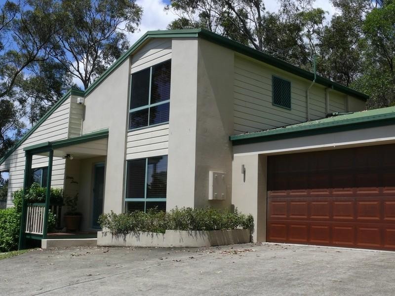 24 Wimbledon Way, Oxenford QLD 4210