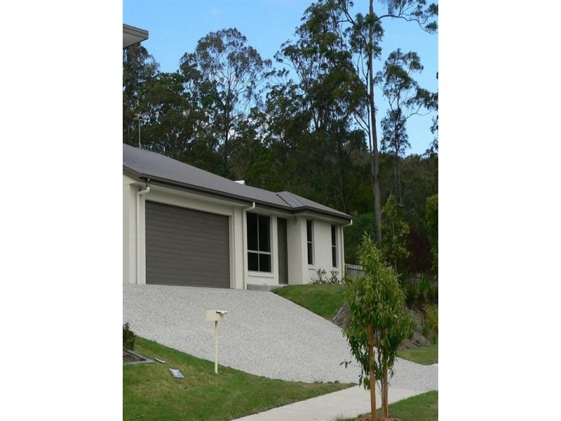 2/8 Mugello Drive, Oxenford QLD 4210