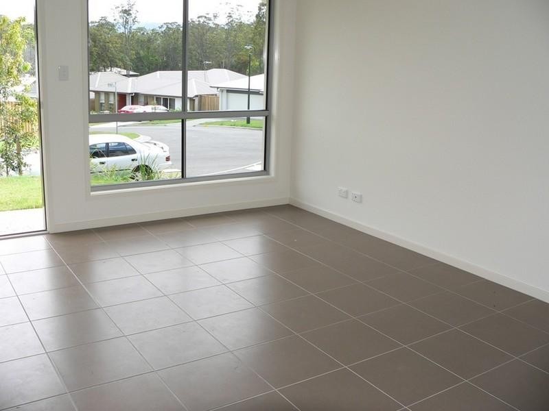 2/8 Mugello Drive, Oxenford QLD 4210