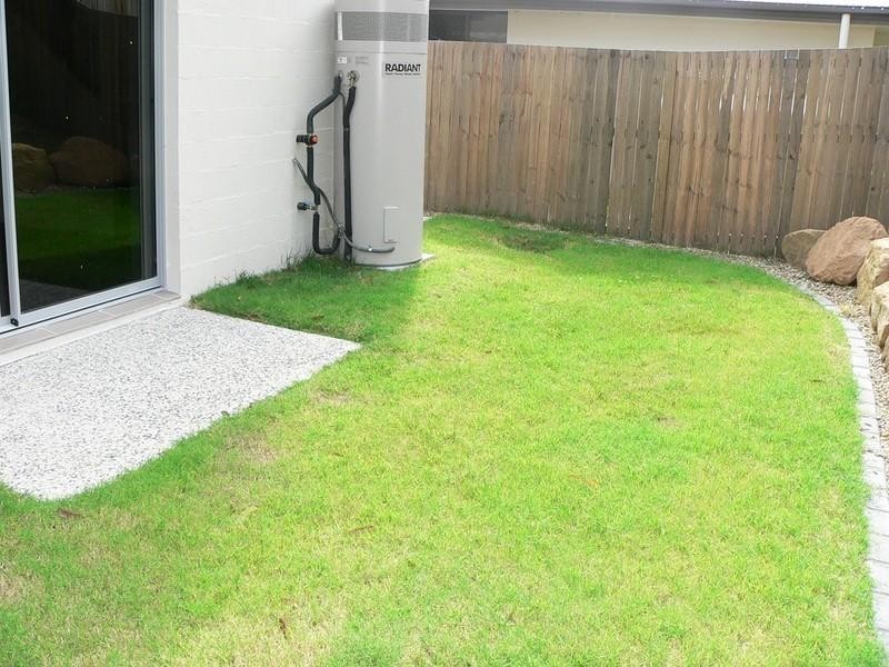 1/8 Mugello Drive, Oxenford QLD 4210