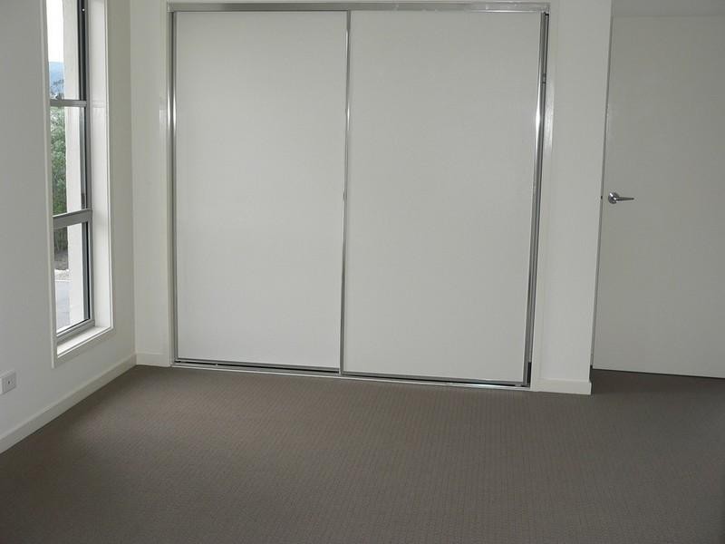 1/8 Mugello Drive, Oxenford QLD 4210