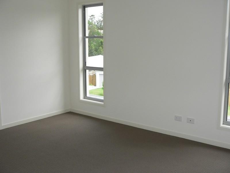 1/8 Mugello Drive, Oxenford QLD 4210