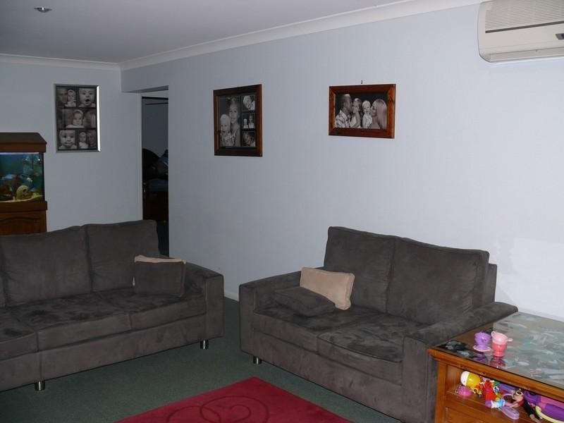 8 Nicola Way, Upper Coomera QLD 4209