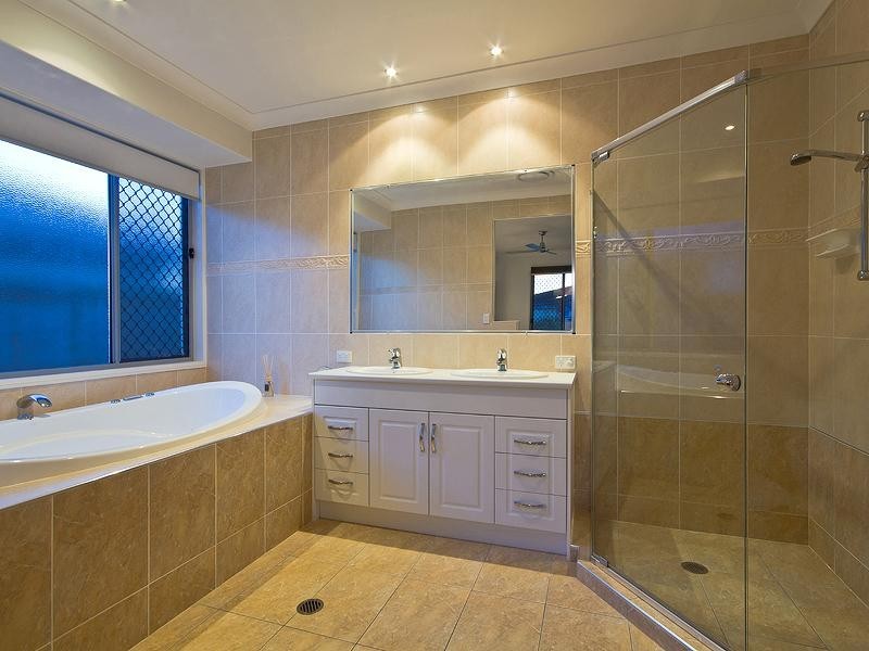 8 Rushcutter Avenue, Oxenford QLD 4210