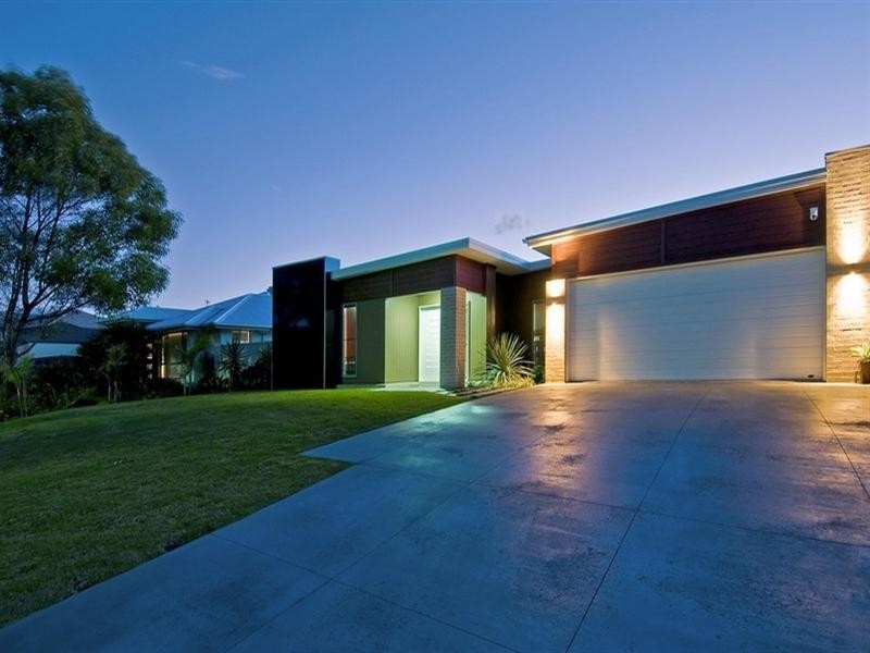 60 Southaven Drive, Helensvale QLD 4212