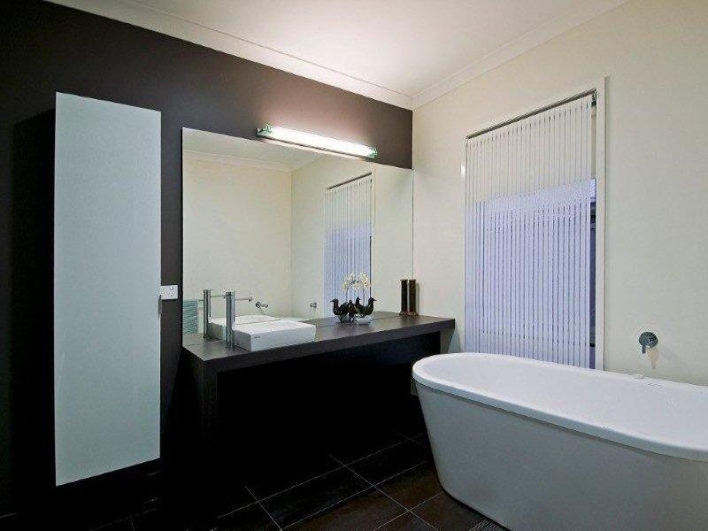 60 Southaven Drive, Helensvale QLD 4212