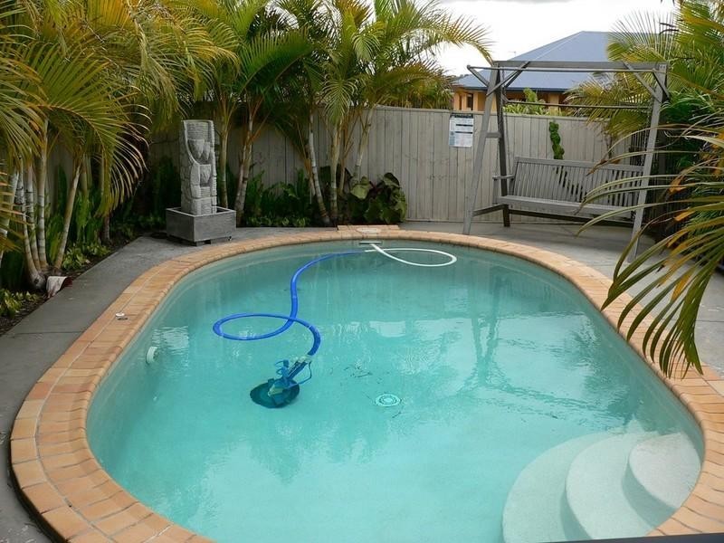 18 Irvine Street, Pacific Pines QLD 4211