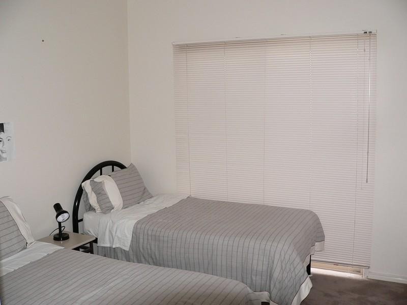 18 Irvine Street, Pacific Pines QLD 4211