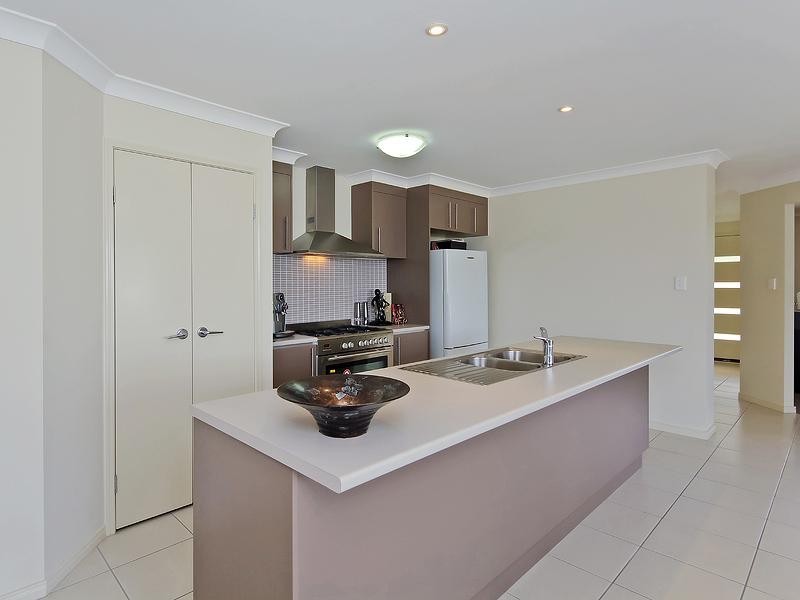 16 Torrington Street, Upper Coomera QLD 4209