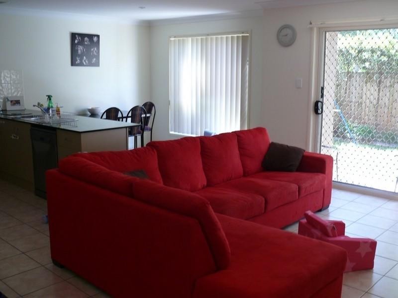 2/1 Carnarvon Court, Oxenford QLD 4210