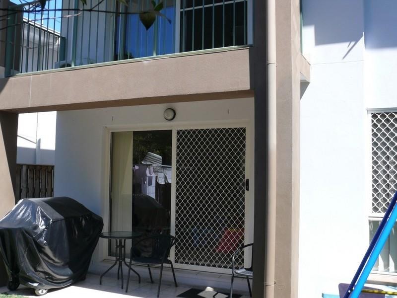 2/1 Carnarvon Court, Oxenford QLD 4210