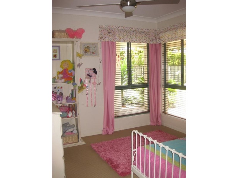 32 Shinnecock Close, Hope Island QLD 4212