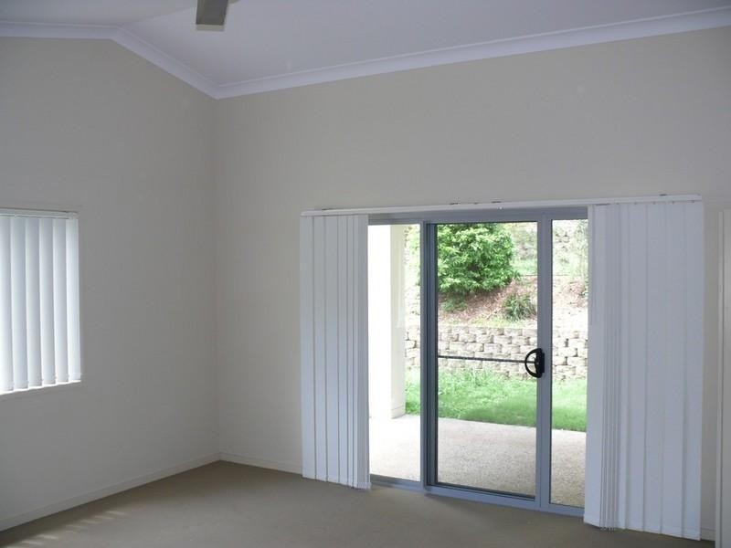 9 Lowe Court, Maudsland QLD 4210