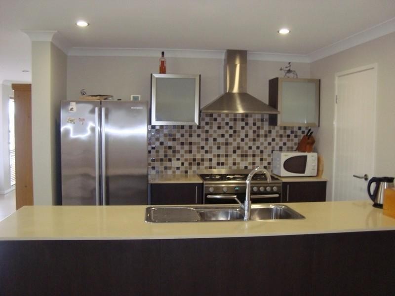 11 Kabi Place, Pacific Pines QLD 4211