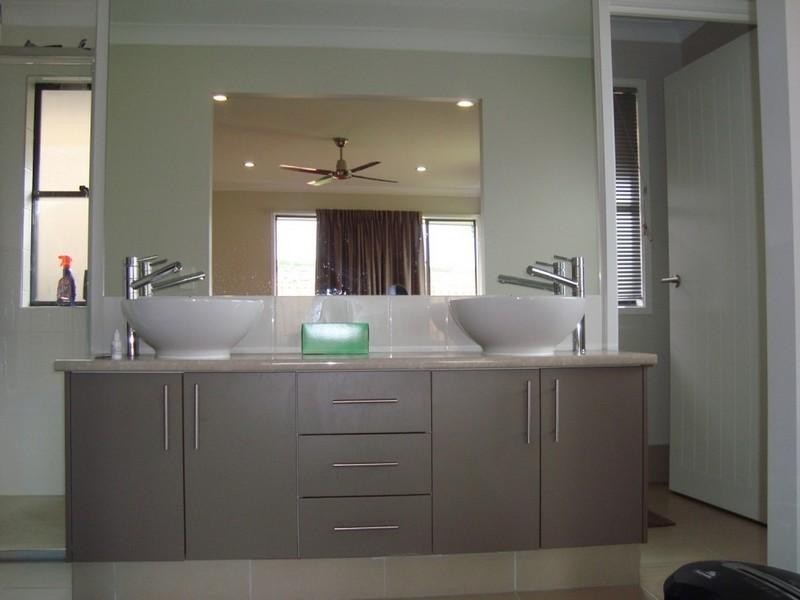 11 Kabi Place, Pacific Pines QLD 4211