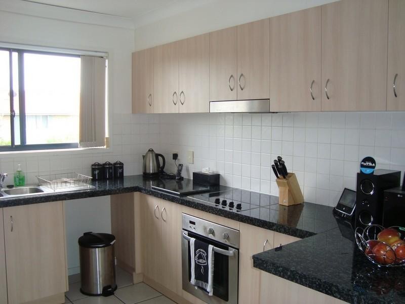 2/7 Bowden Court, Nerang QLD 4211