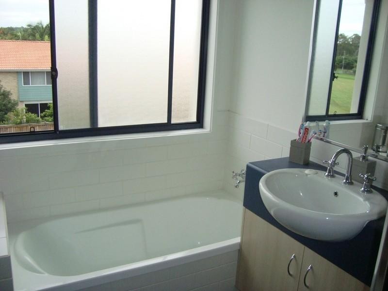 2/7 Bowden Court, Nerang QLD 4211