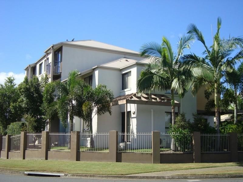2/7 Bowden Court, Nerang QLD 4211
