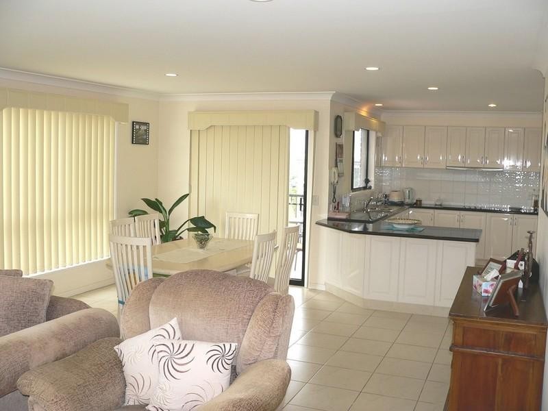 Pacific Pines QLD 4211