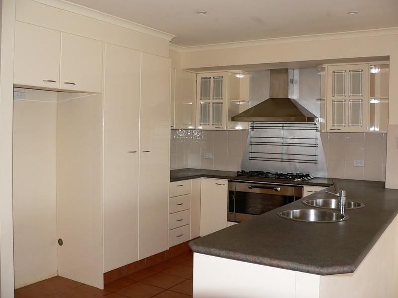 17 Westlake Court, Helensvale QLD 4212