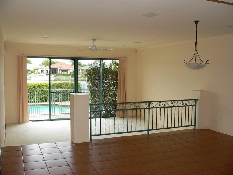 17 Westlake Court, Helensvale QLD 4212