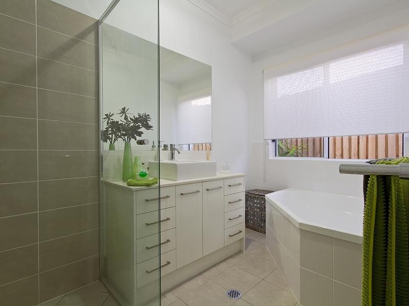 17 Yarrayne Valley Drive, Upper Coomera QLD 4209