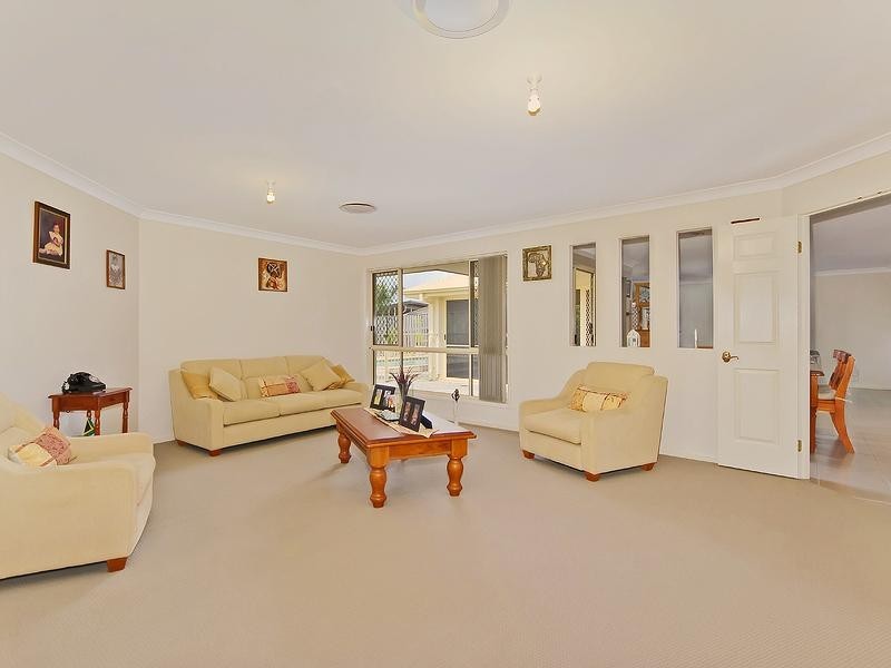 14 Tuggeranong Avenue, Pacific Pines QLD 4211