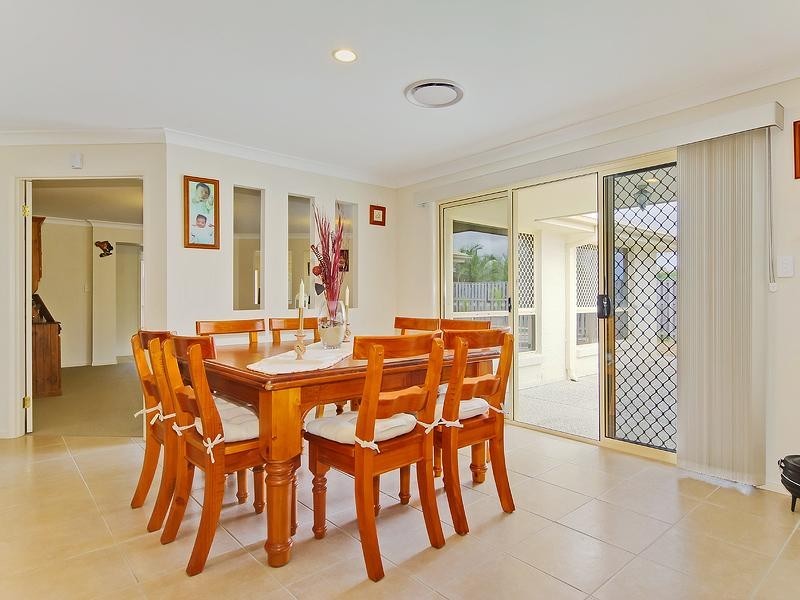 14 Tuggeranong Avenue, Pacific Pines QLD 4211