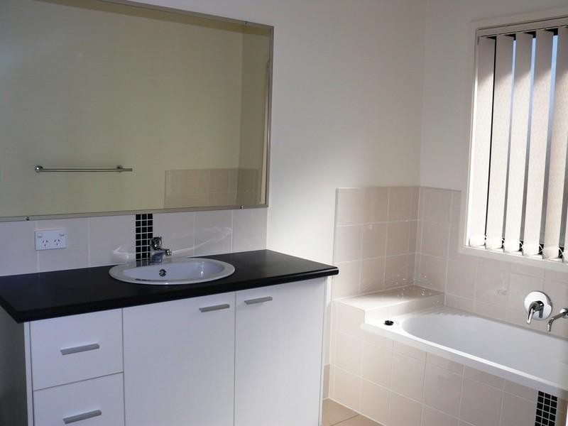 4 Waterclover Drive, Upper Coomera QLD 4209