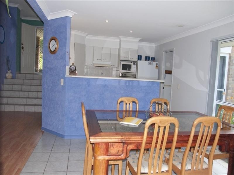 8 Nandi Terrace, Pacific Pines QLD 4211