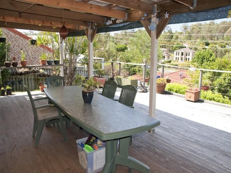 8 Nandi Terrace, Pacific Pines QLD 4211