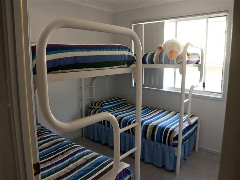 8 Nandi Terrace, Pacific Pines QLD 4211