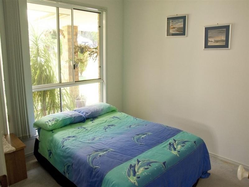 8 Nandi Terrace, Pacific Pines QLD 4211