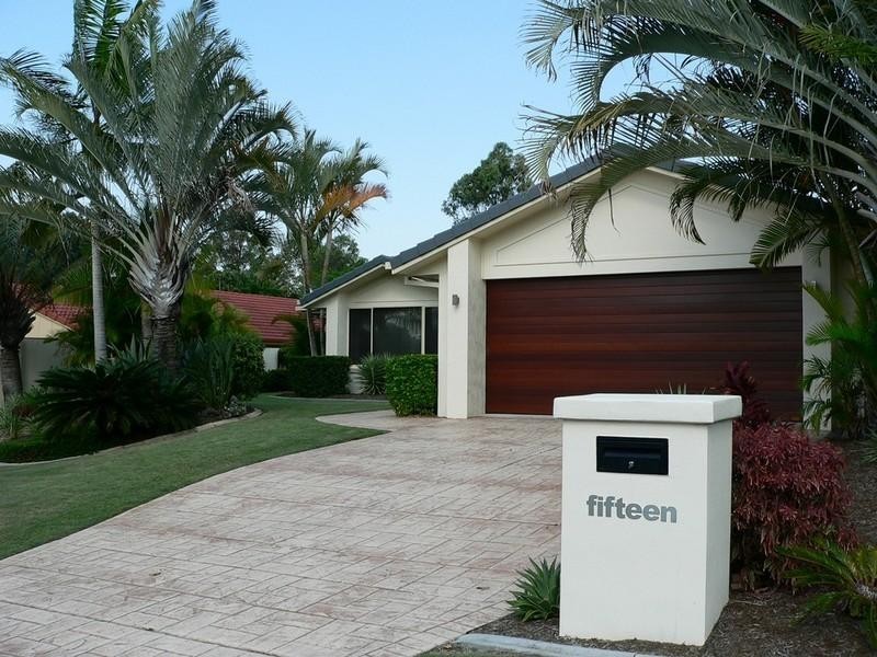 15 Pearson Close, Arundel QLD 4214