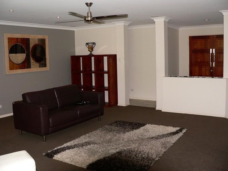 15 Pearson Close, Arundel QLD 4214