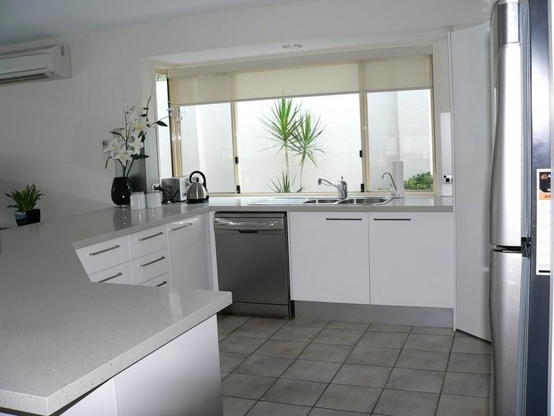15 Pearson Close, Arundel QLD 4214