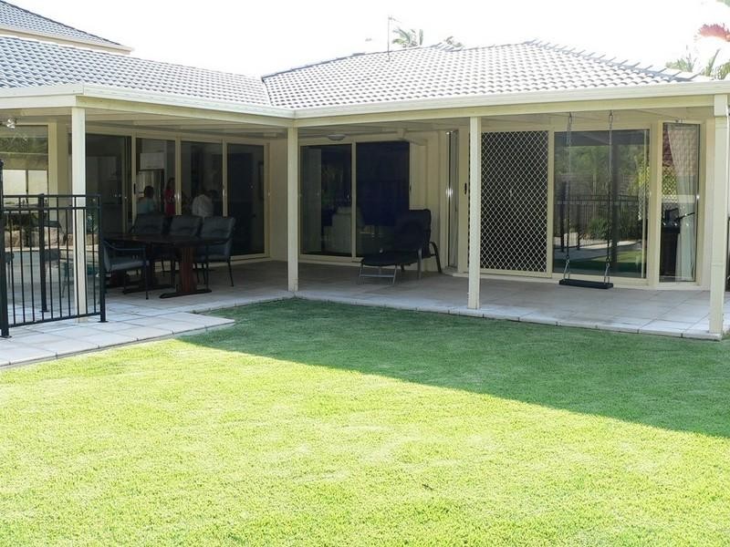 15 Pearson Close, Arundel QLD 4214