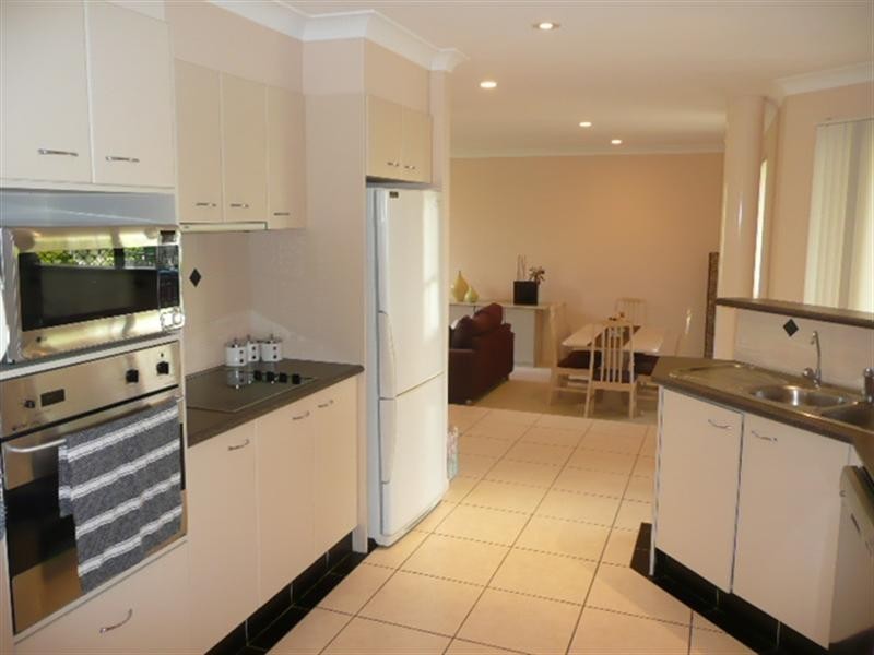 10 Mackellar Rise, Maudsland QLD 4210