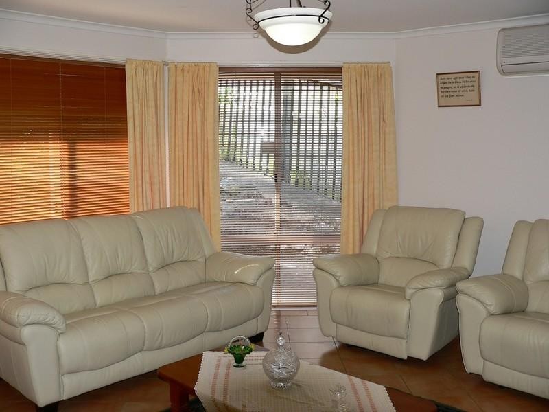 7 Avon Court, Pacific Pines QLD 4211