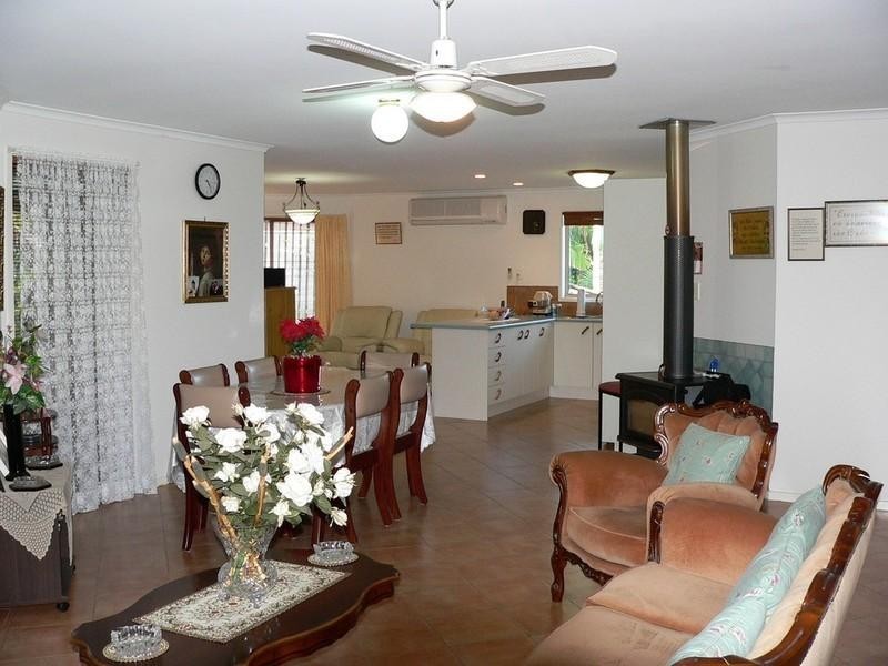 7 Avon Court, Pacific Pines QLD 4211