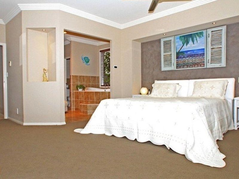 31 Salvado Drive, Pacific Pines QLD 4211