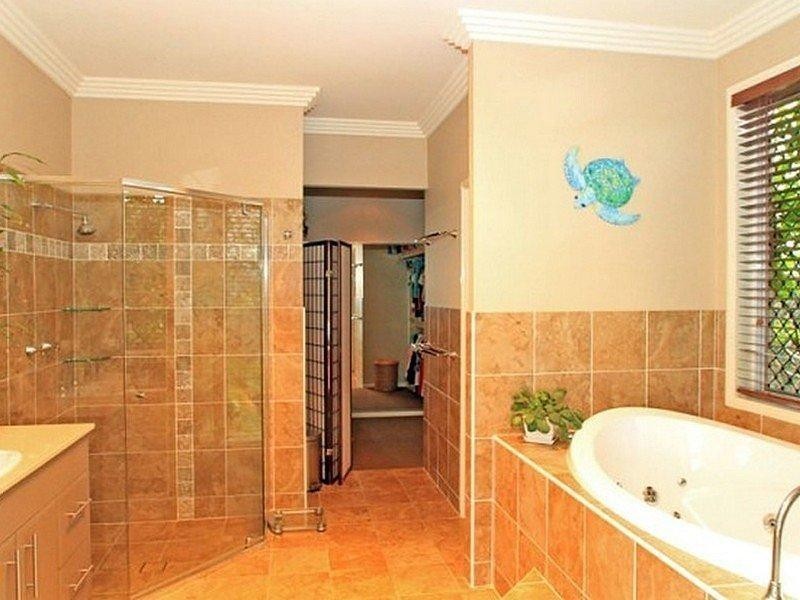 31 Salvado Drive, Pacific Pines QLD 4211