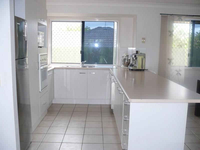 10 Sutton Court, Parkwood QLD 4214