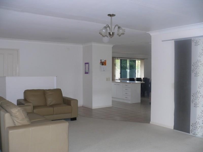 10 Sutton Court, Parkwood QLD 4214