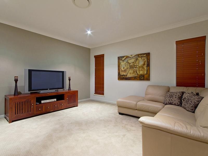16 Temple Island Circuit, Oxenford QLD 4210