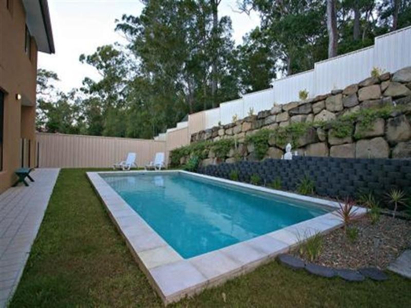 17 Caragh Crescent, Oxenford QLD 4210