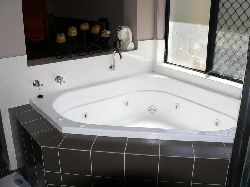 14 Wellers Street, Pacific Pines QLD 4211