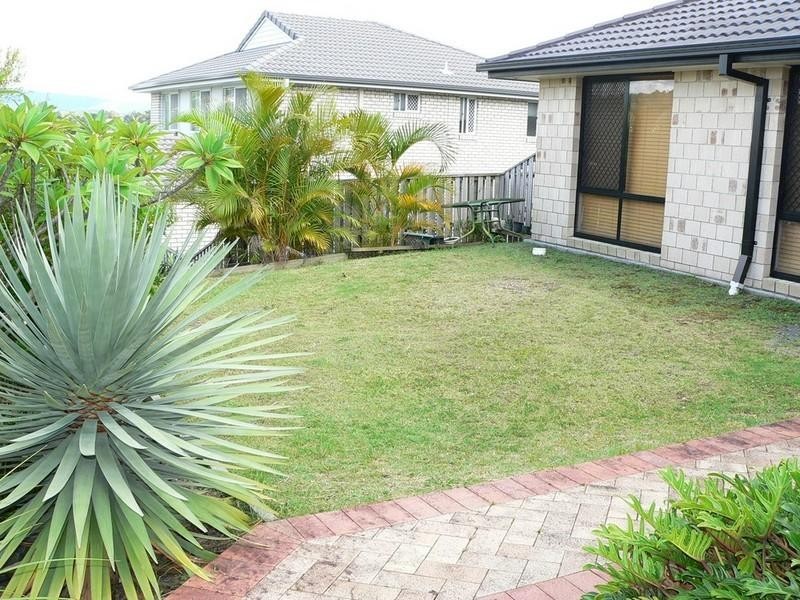 14 Wellers Street, Pacific Pines QLD 4211