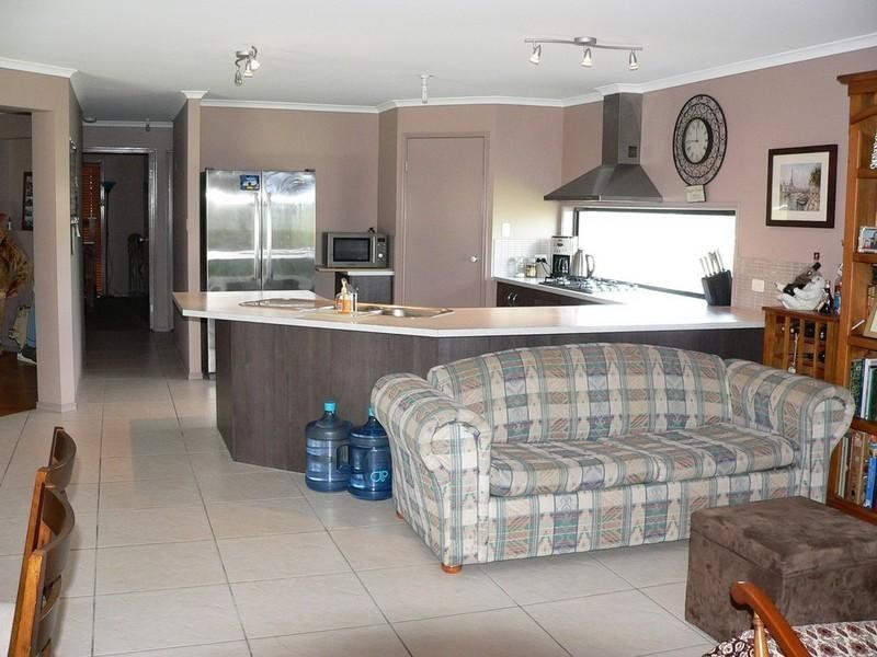 14 Wellers Street, Pacific Pines QLD 4211