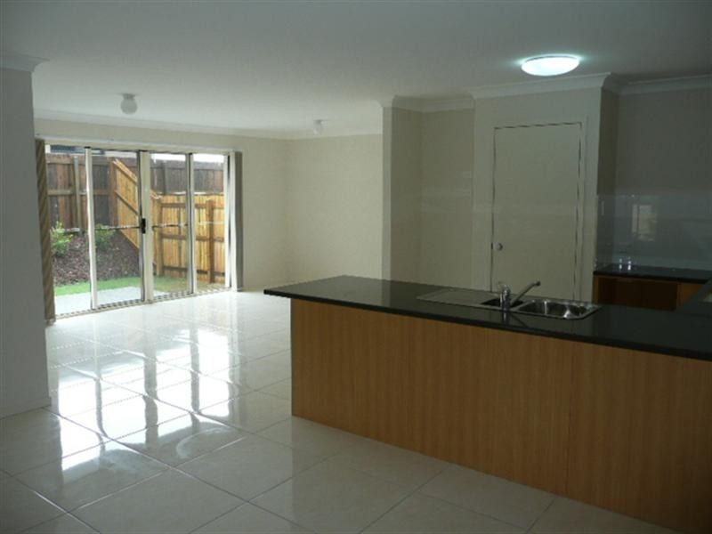 Pacific Pines QLD 4211